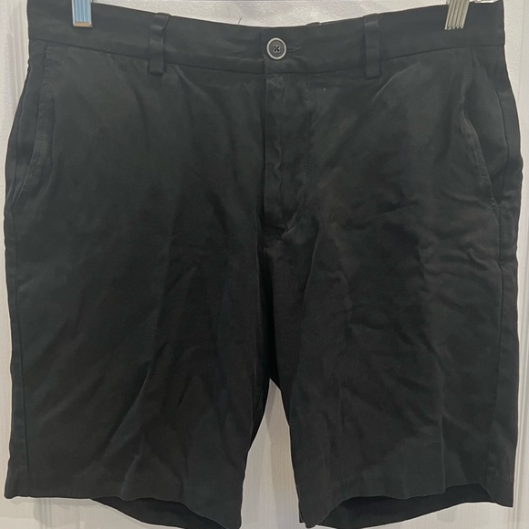 Other - TommyBahamas Men Short . 100% Seda . Size :34. Made in China . Used